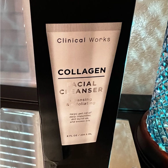 NIB Clinical Works COLLAGEN
FACIAL CLEANSER cleansing & exfoliating 8 oz. - Picture 3 of 4